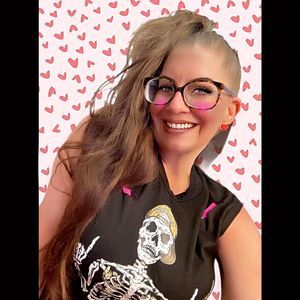 Meet your Posher, Christy